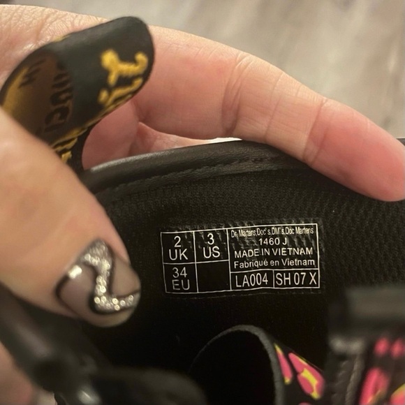 Dr. Martens Leopard Hydro Leather Lace Up Combat Boots Junior Size 3 - Picture 11 of 11